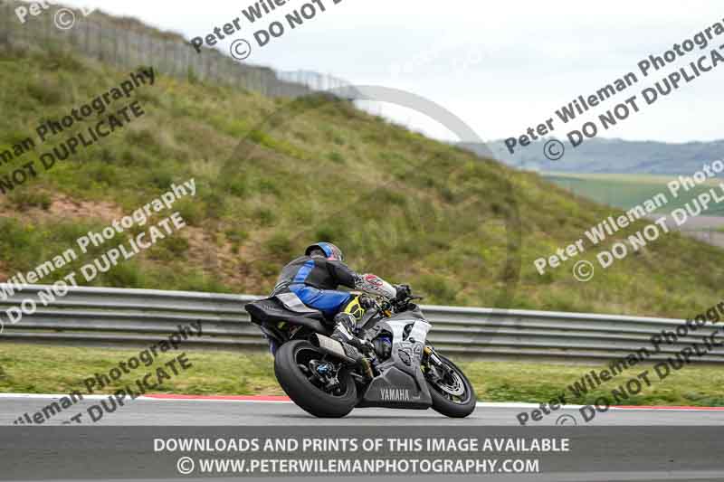 cadwell no limits trackday;cadwell park;cadwell park photographs;cadwell trackday photographs;enduro digital images;event digital images;eventdigitalimages;navarra;no limits trackdays;peter wileman photography;racing digital images;trackday digital images;trackday photos